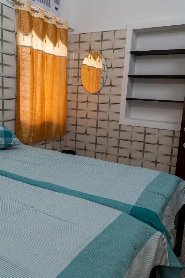 Lakshmi Paradise Lodge A/C โปลลาชี ภายนอก รูปภาพ